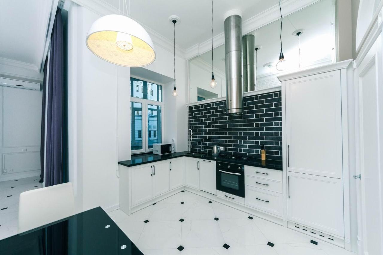 Luxury Beatiful Apartment On Pyshkinska Street 키예프 외부 사진