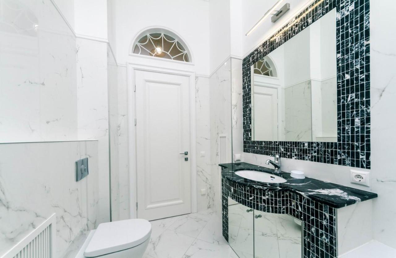 Luxury Beatiful Apartment On Pyshkinska Street 키예프 외부 사진