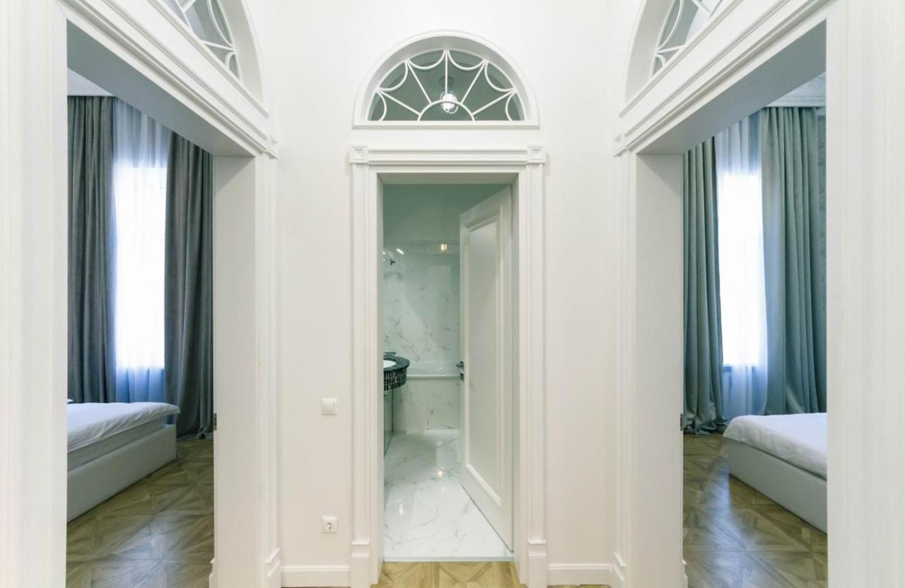 Luxury Beatiful Apartment On Pyshkinska Street 키예프 외부 사진