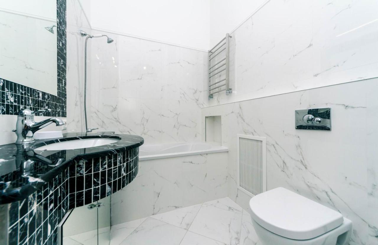 Luxury Beatiful Apartment On Pyshkinska Street 키예프 외부 사진