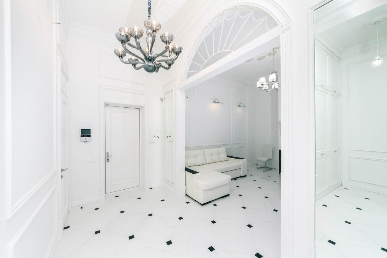 Luxury Beatiful Apartment On Pyshkinska Street 키예프 외부 사진